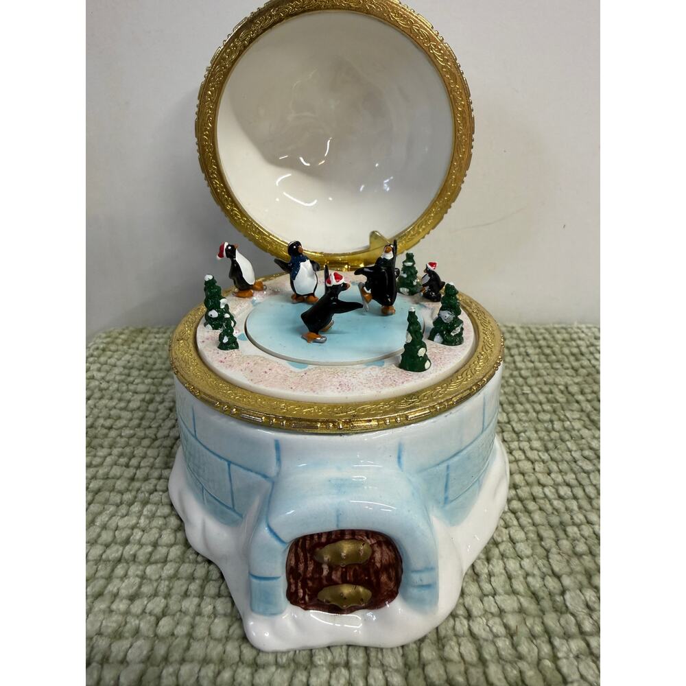Mr Christmas Penguin Music Box Igloo Ice Skating Winter Wonderland